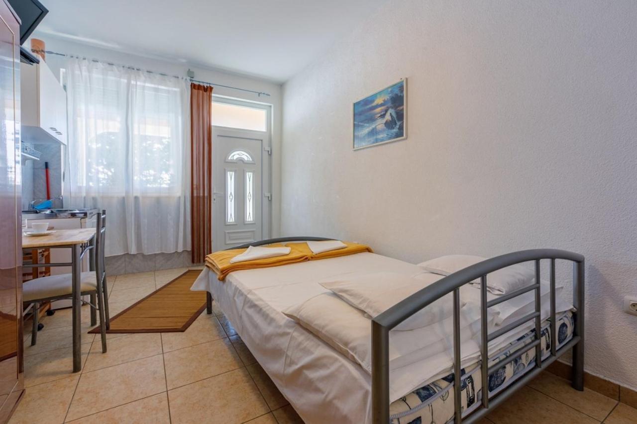One-Bedroom Apartment In Dramalj Xxv Room photo